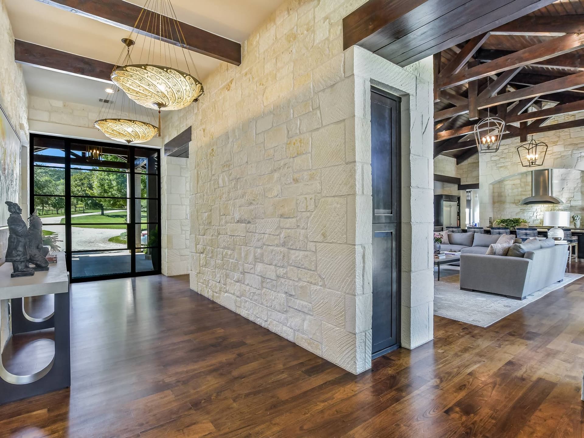 Sapphire on Lake Austin - Image 26