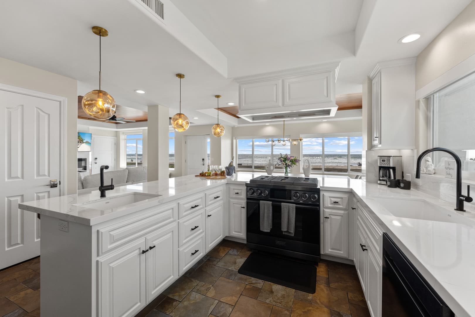 Oceanfront 1 North - Image 9