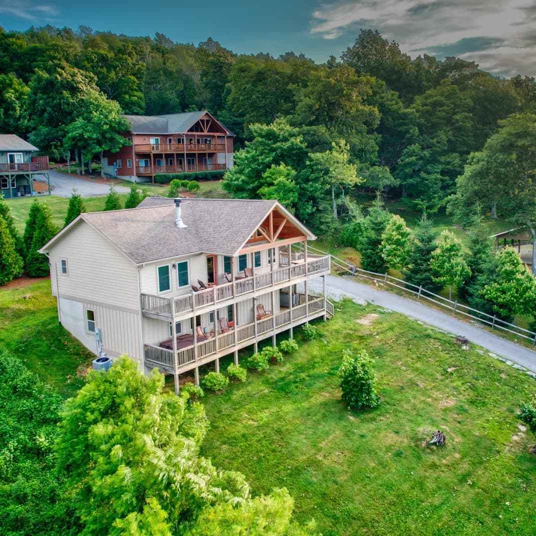 Aussies Den - Image 1