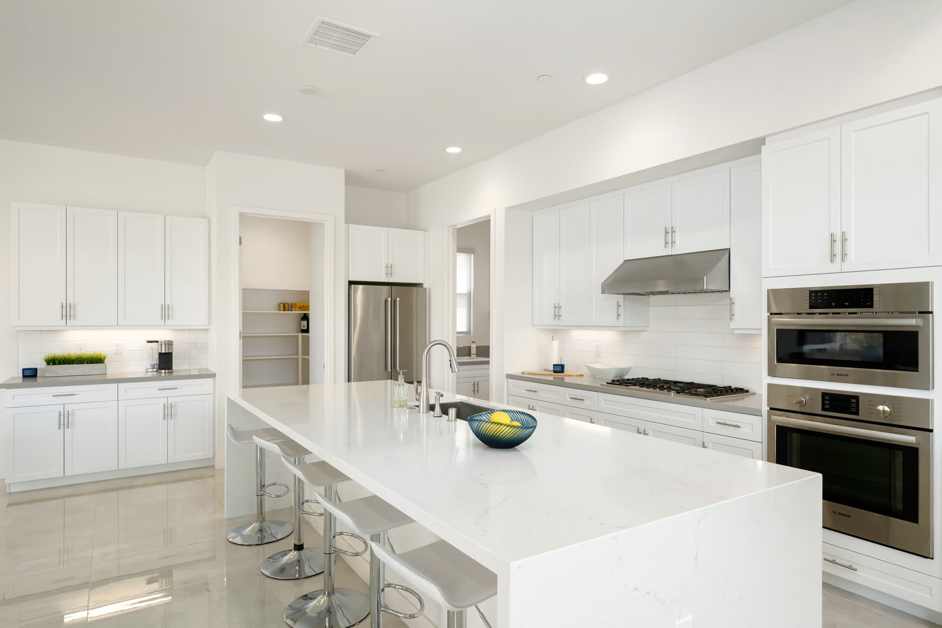 Stay Savvy in Palm Desert - Image 13