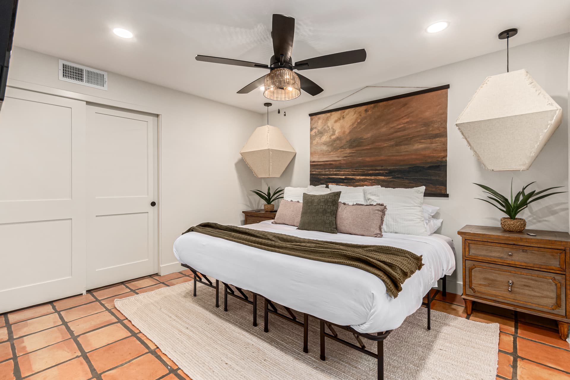 SolaNova Retreat - Image 15