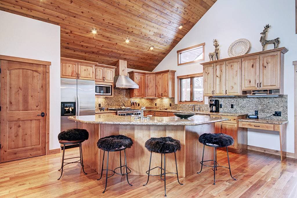 Pine Needle Lodge - Image 5