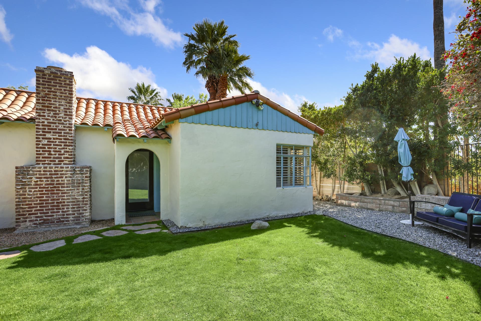 Historic Palm Springs Home - Image 31