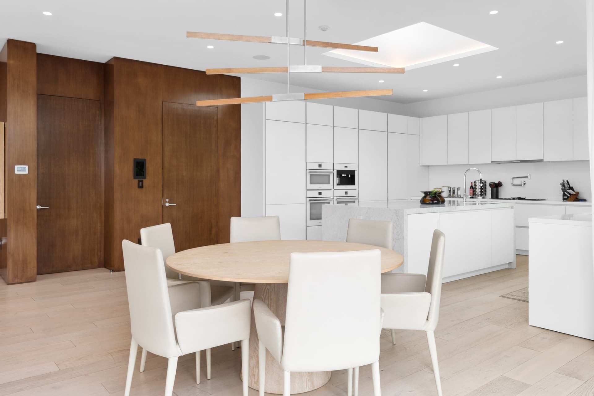 Beverly Grove - Image 7