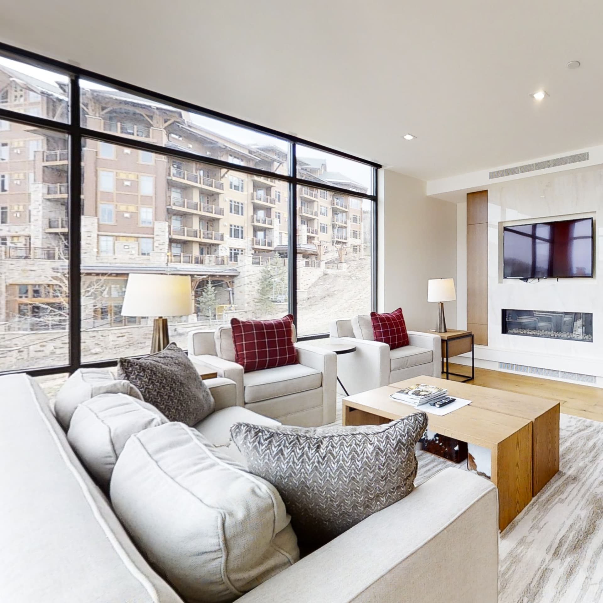 Lift 402 Home - Image 1