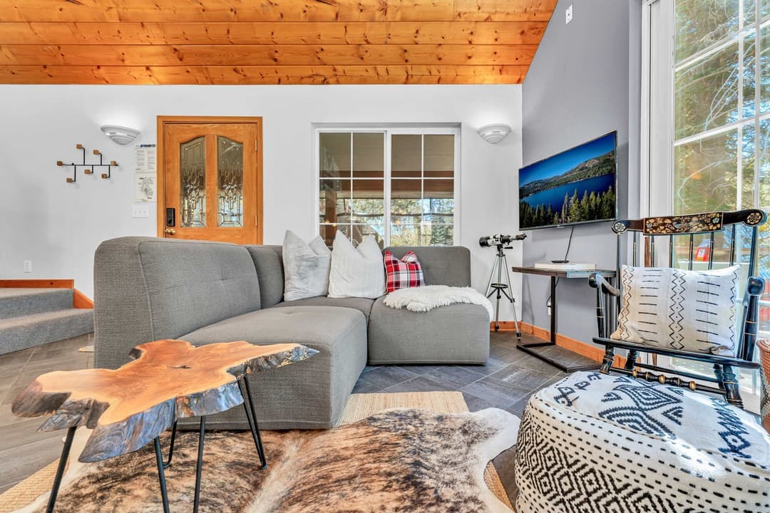 Serene Forest Retreat - Image 7