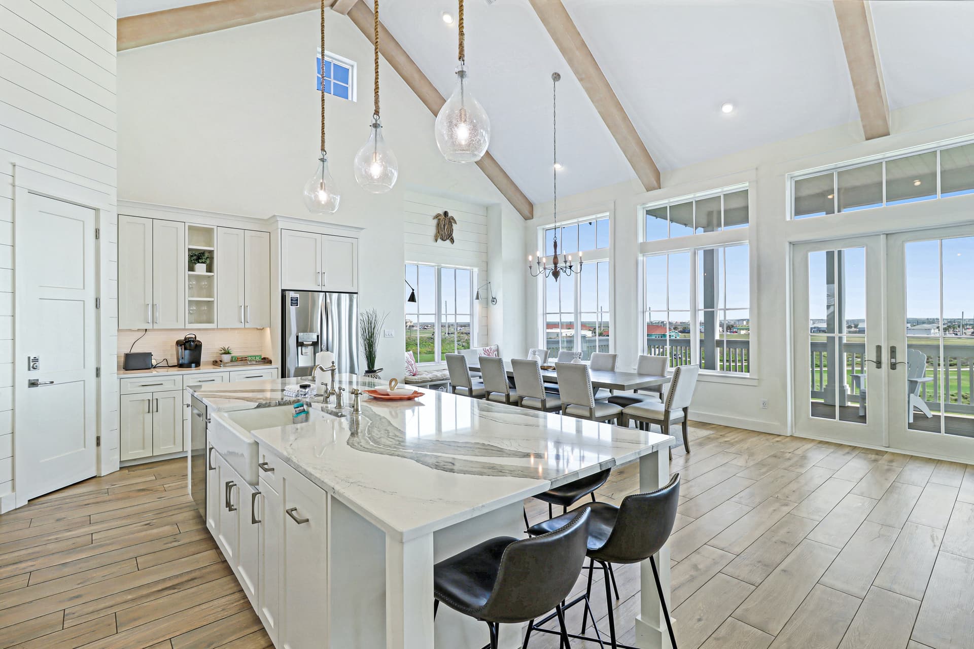 Pelican's Perch - Image 6