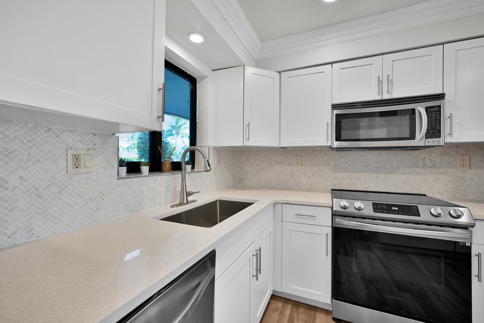 Robinson Place - Image 12