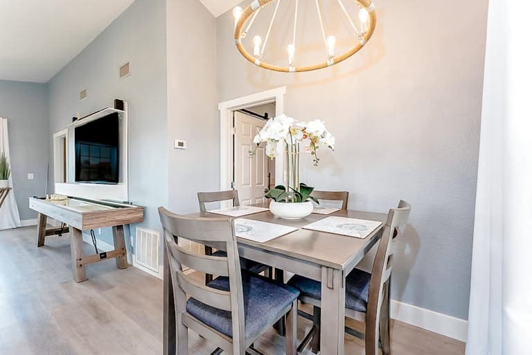 Déjà Blue - Image 9