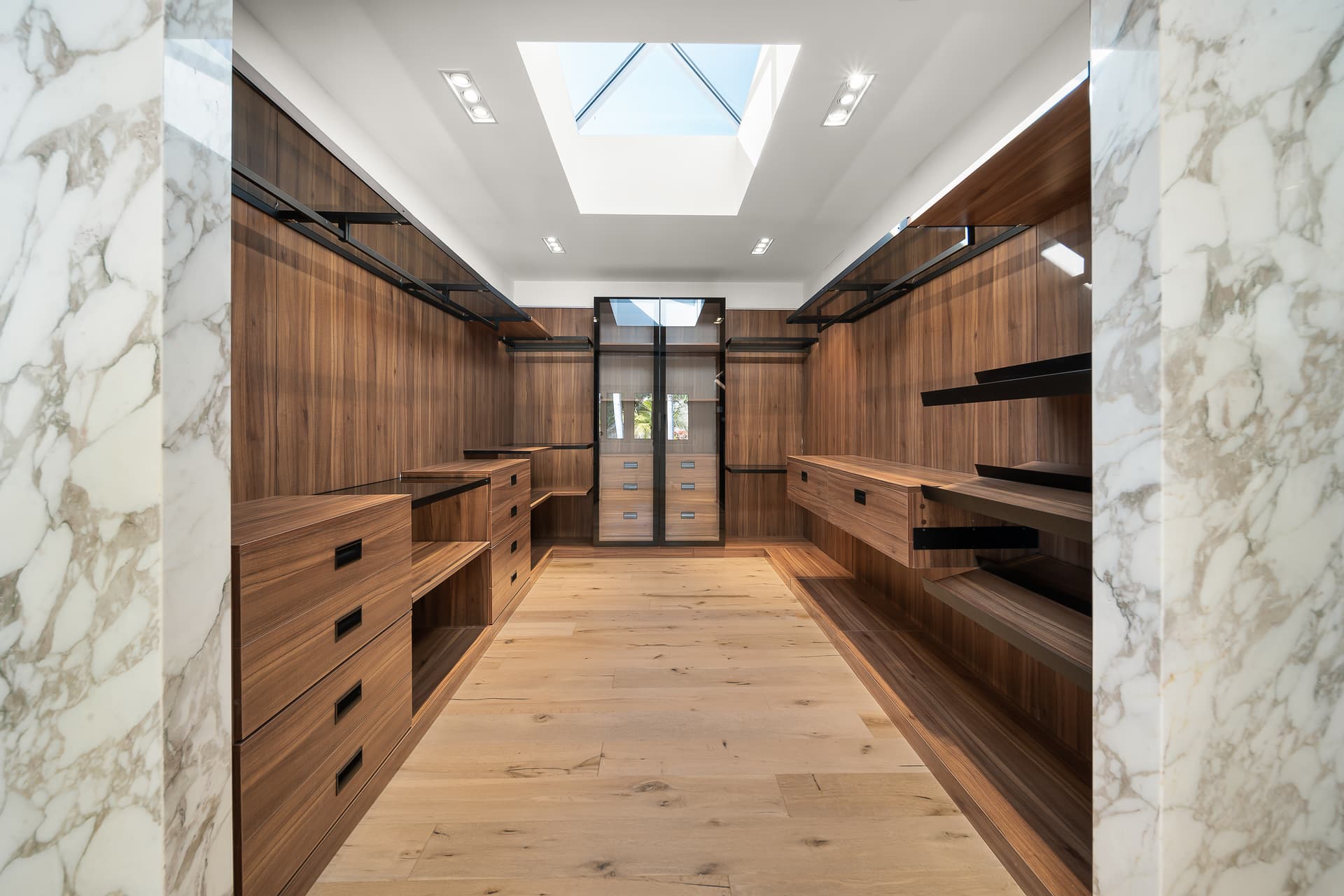 London Villa - Image 39