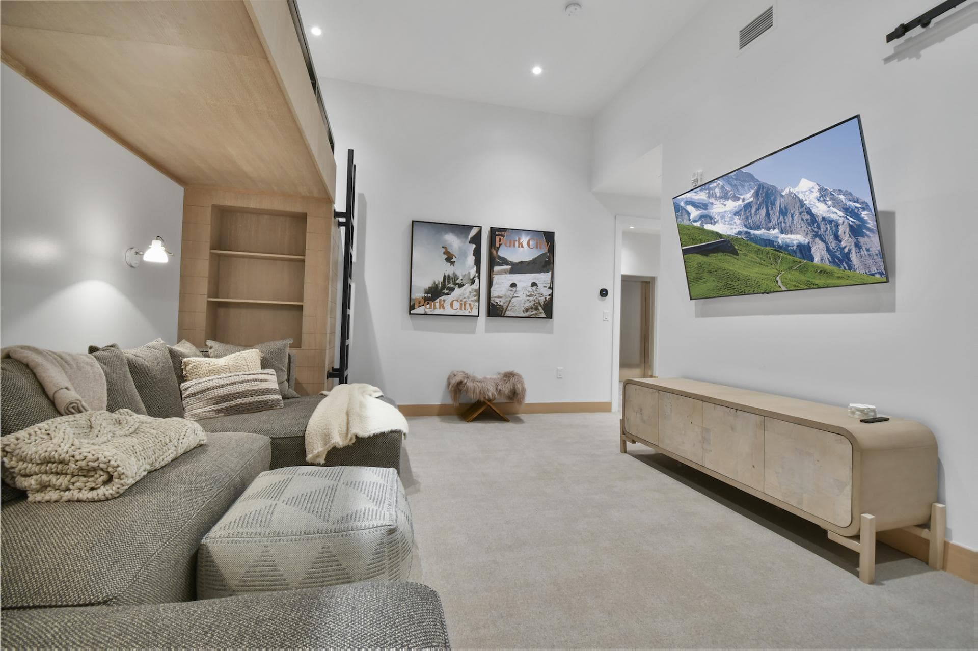 Kings Crown #103 - Image 28