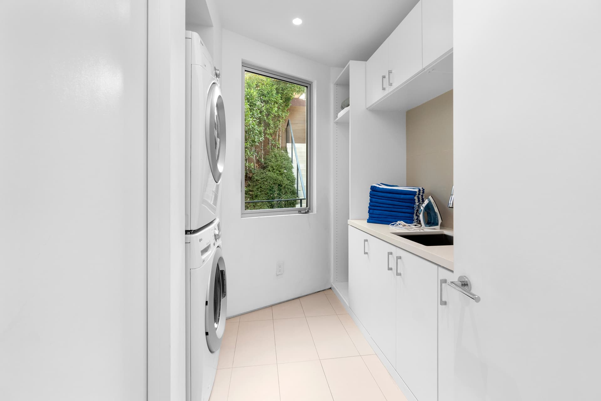 Beverly Grove - Image 22