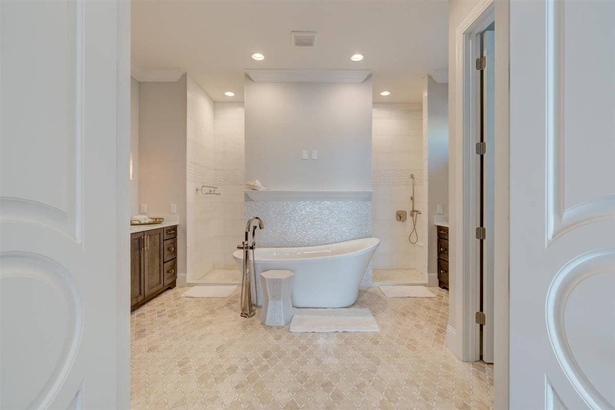 Bayside Paradise Mansion - Image 68