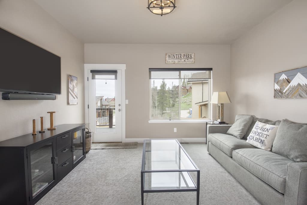 Sunset Summit Townhome - Image 23