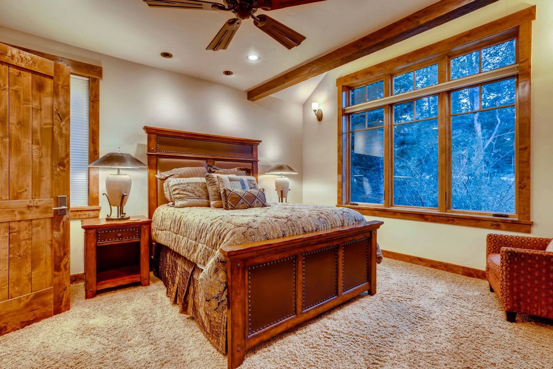 Bear Tracks Lodge - Image 8