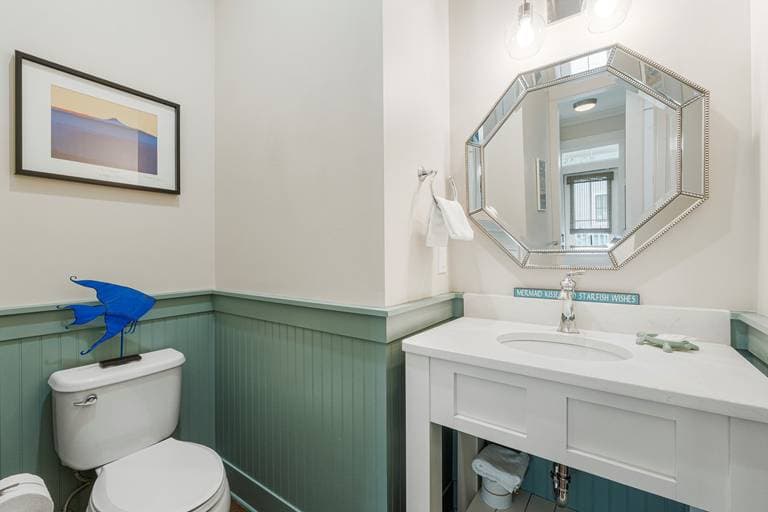 Connecticut Yankee - Image 16