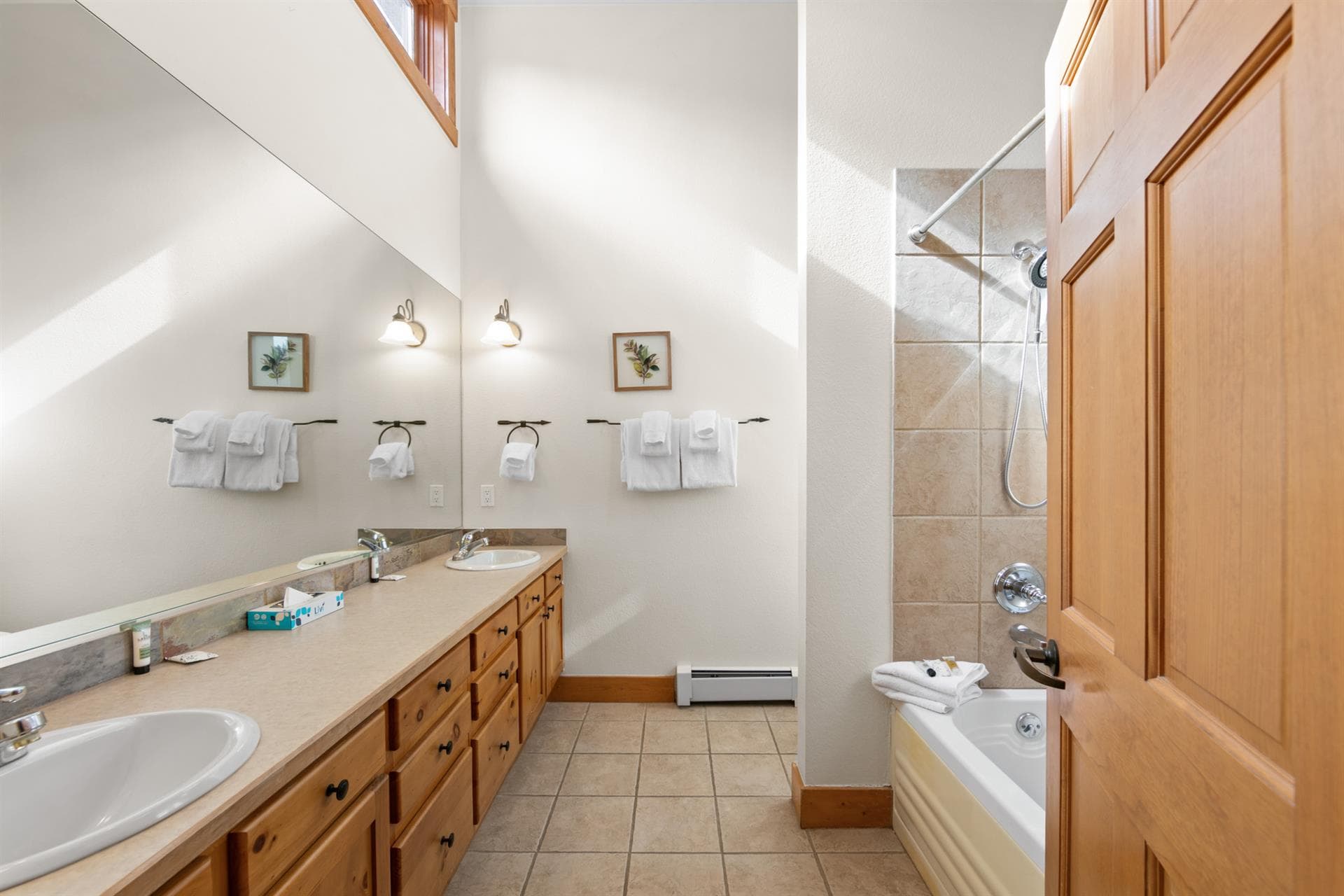 Treetop Haven Retreat - Image 11