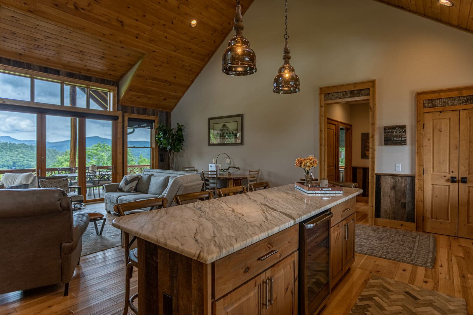 Lazy Bear Home - Image 7