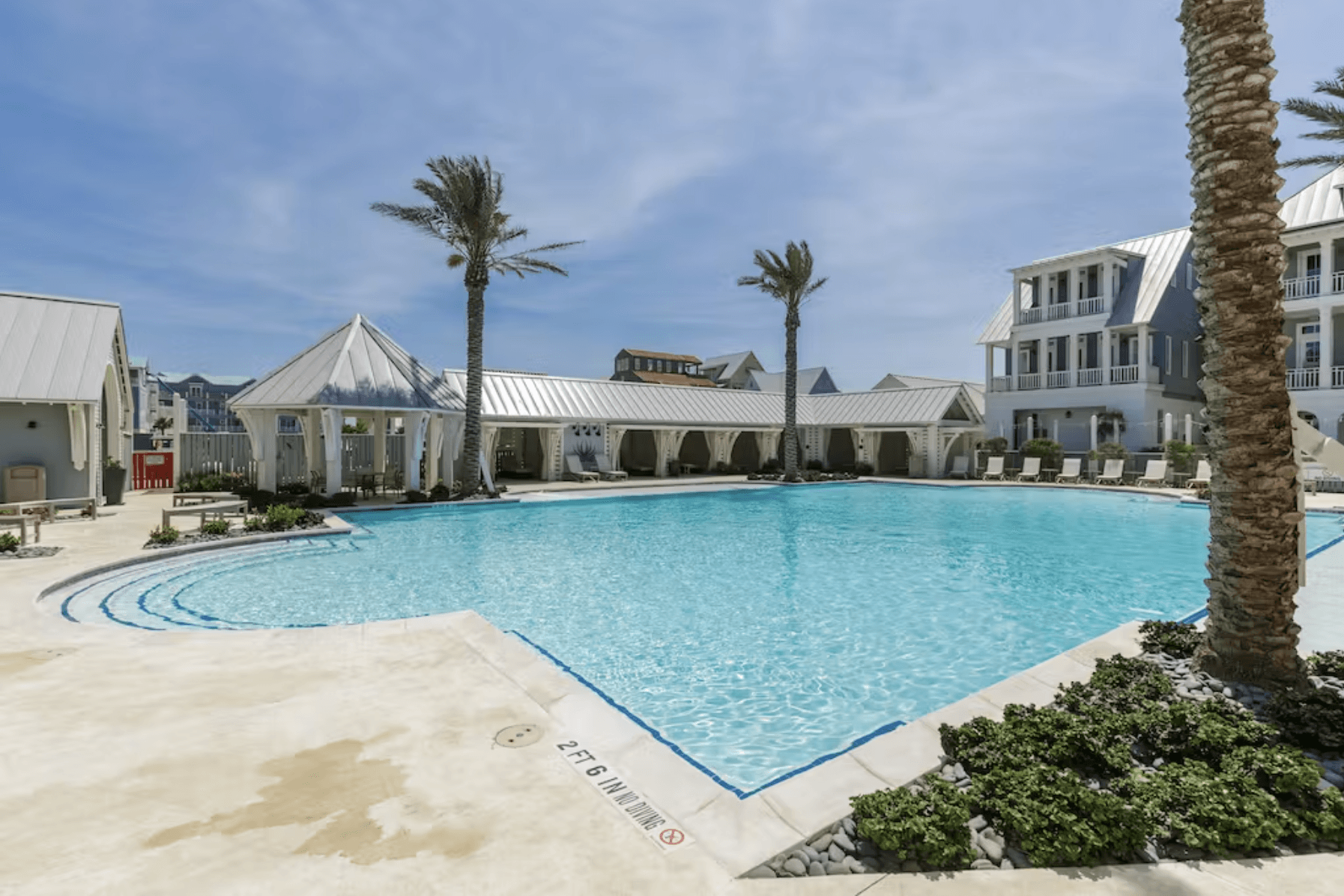 Sleek Beach Home - Image 31