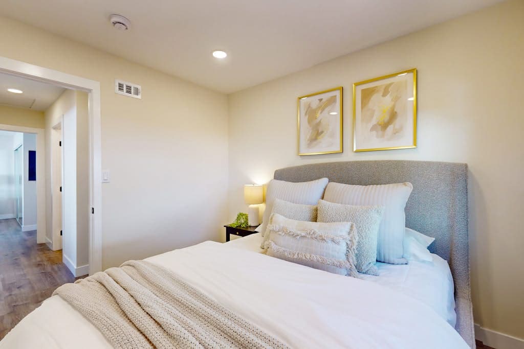 San Diego Haven - Image 16