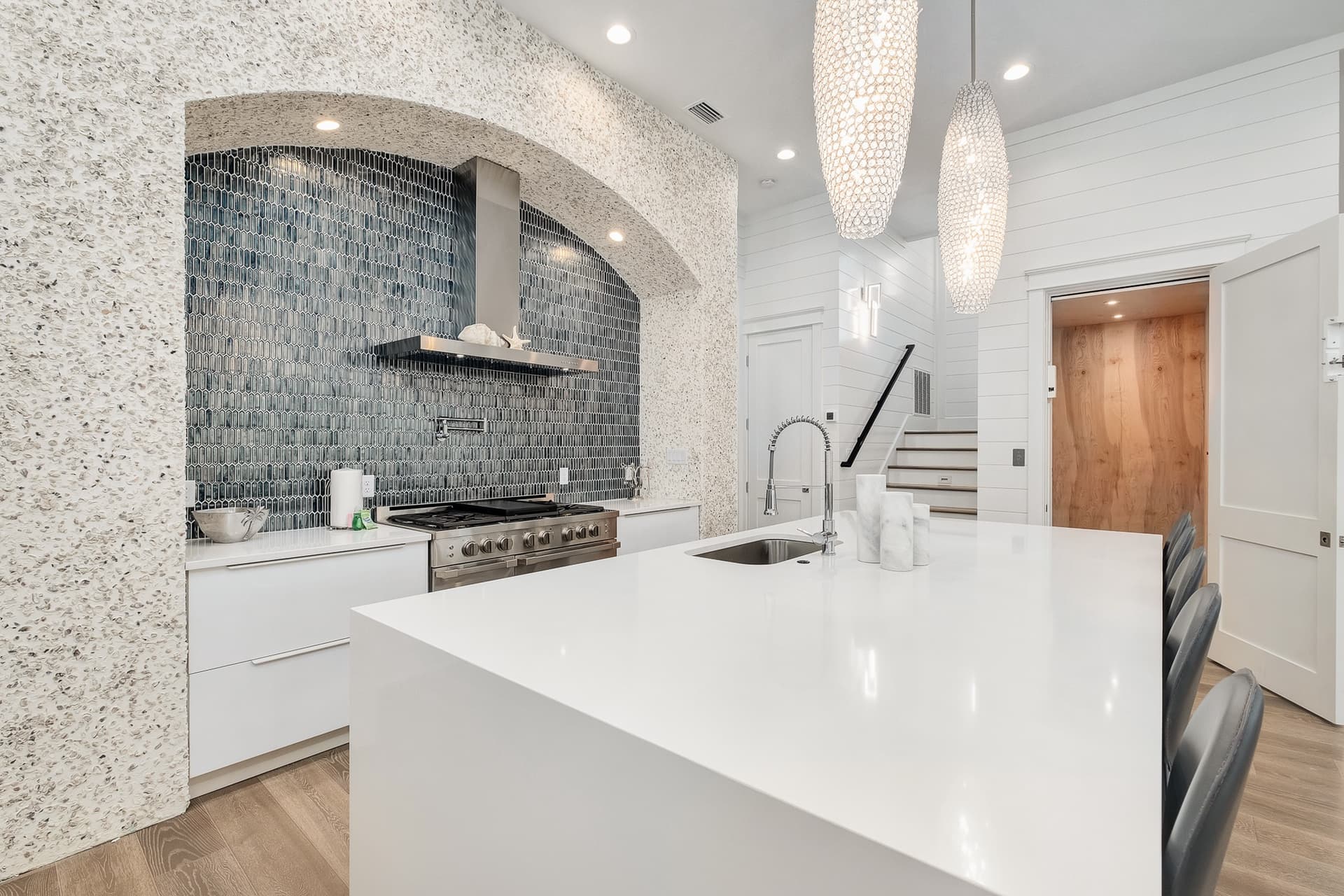 Emerald Palms - Image 17