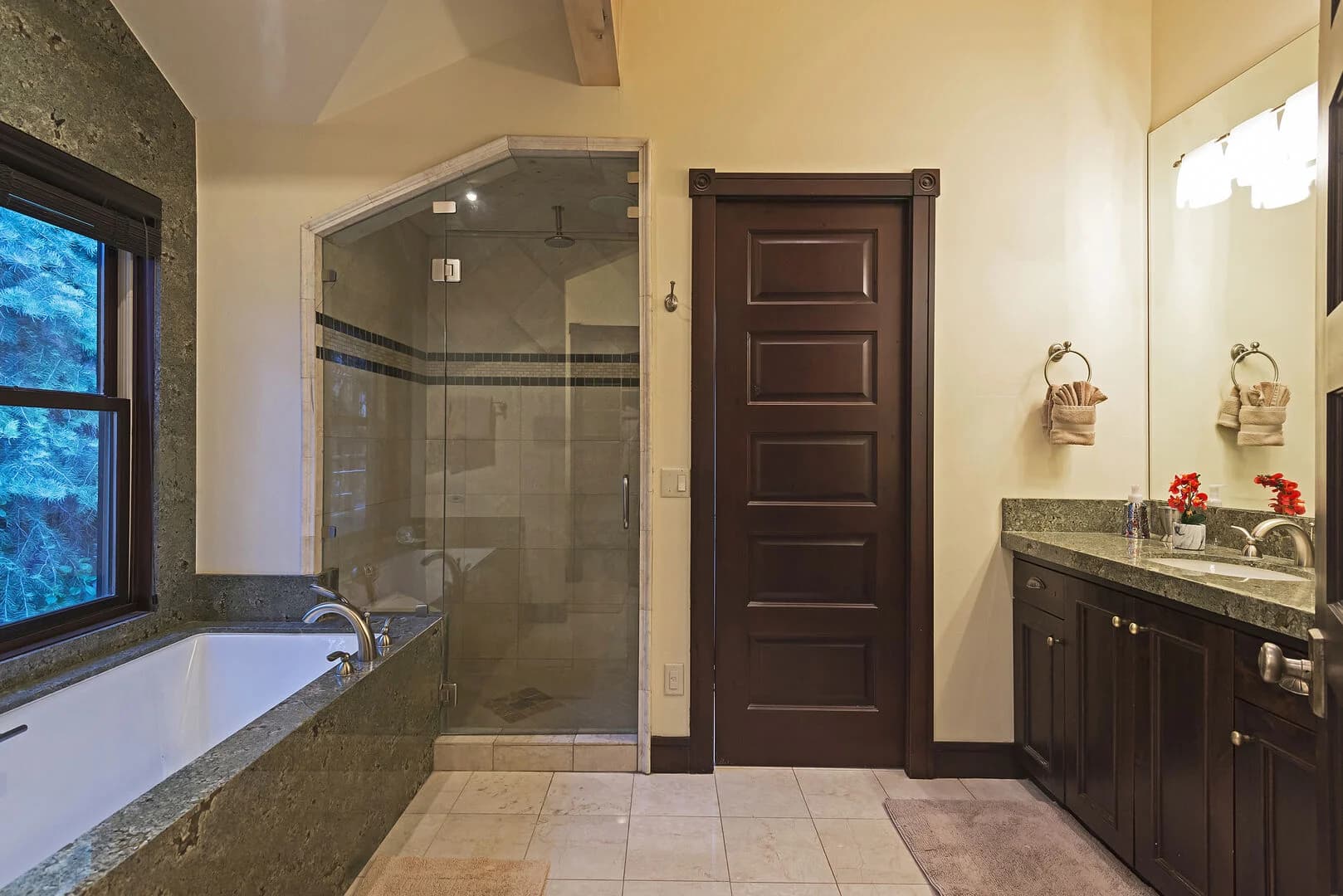 Big Game Lodge - Image 12