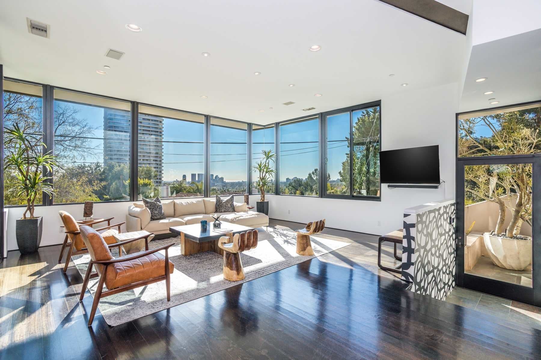 Bird Street Home - Image 5