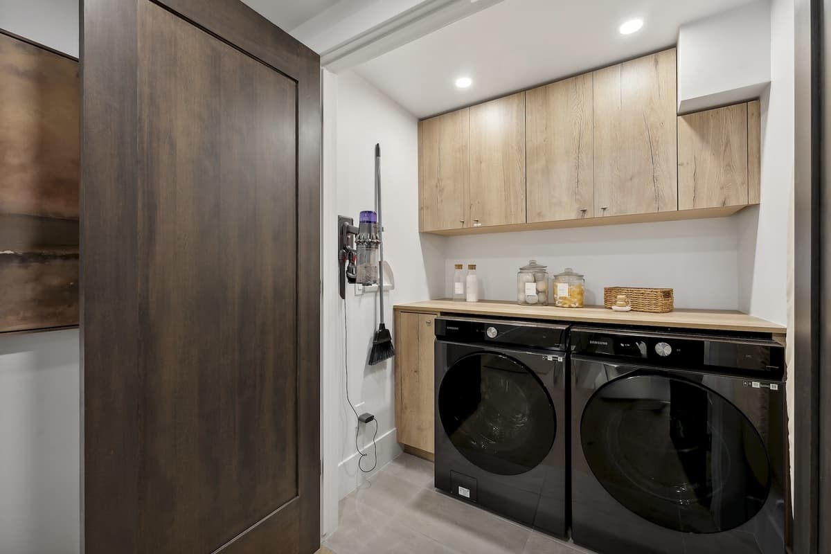 Slopeside Modern - Image 21