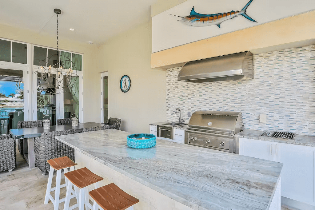 Island Estate Waterfront Villa - Image 34