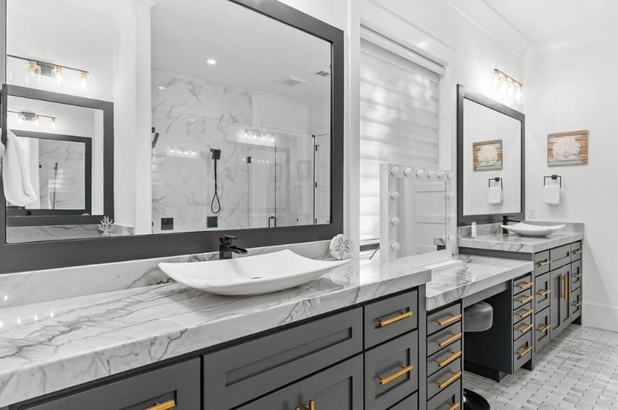 Happy by the Sea - Image 31