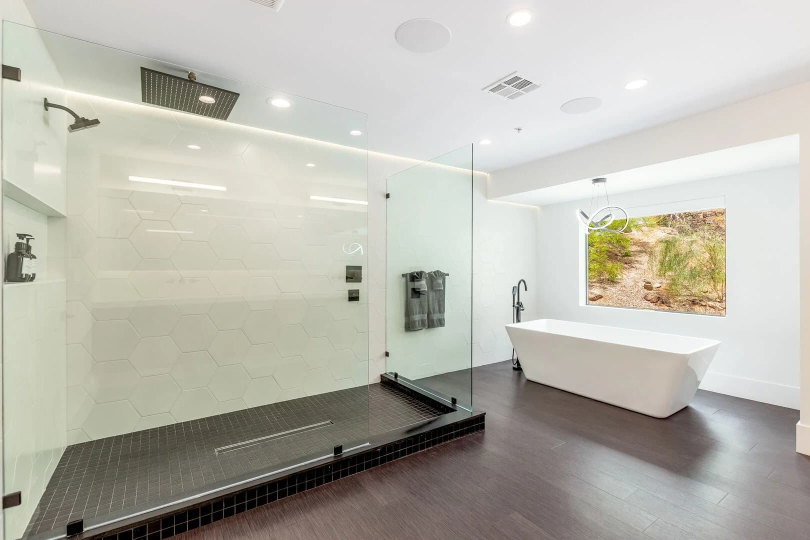 Valle Vista Manor - Image 39