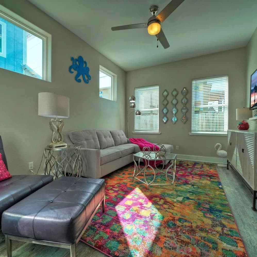 Bourbon Breeze - Image 20