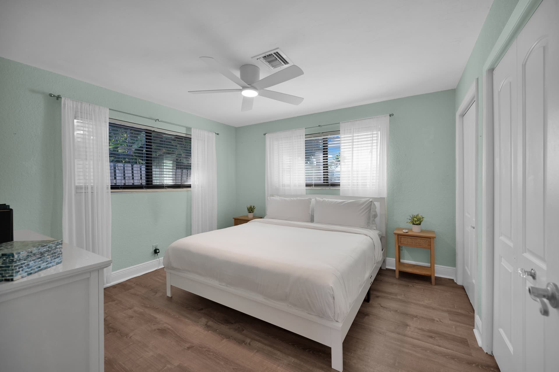 Robinson Place - Image 39