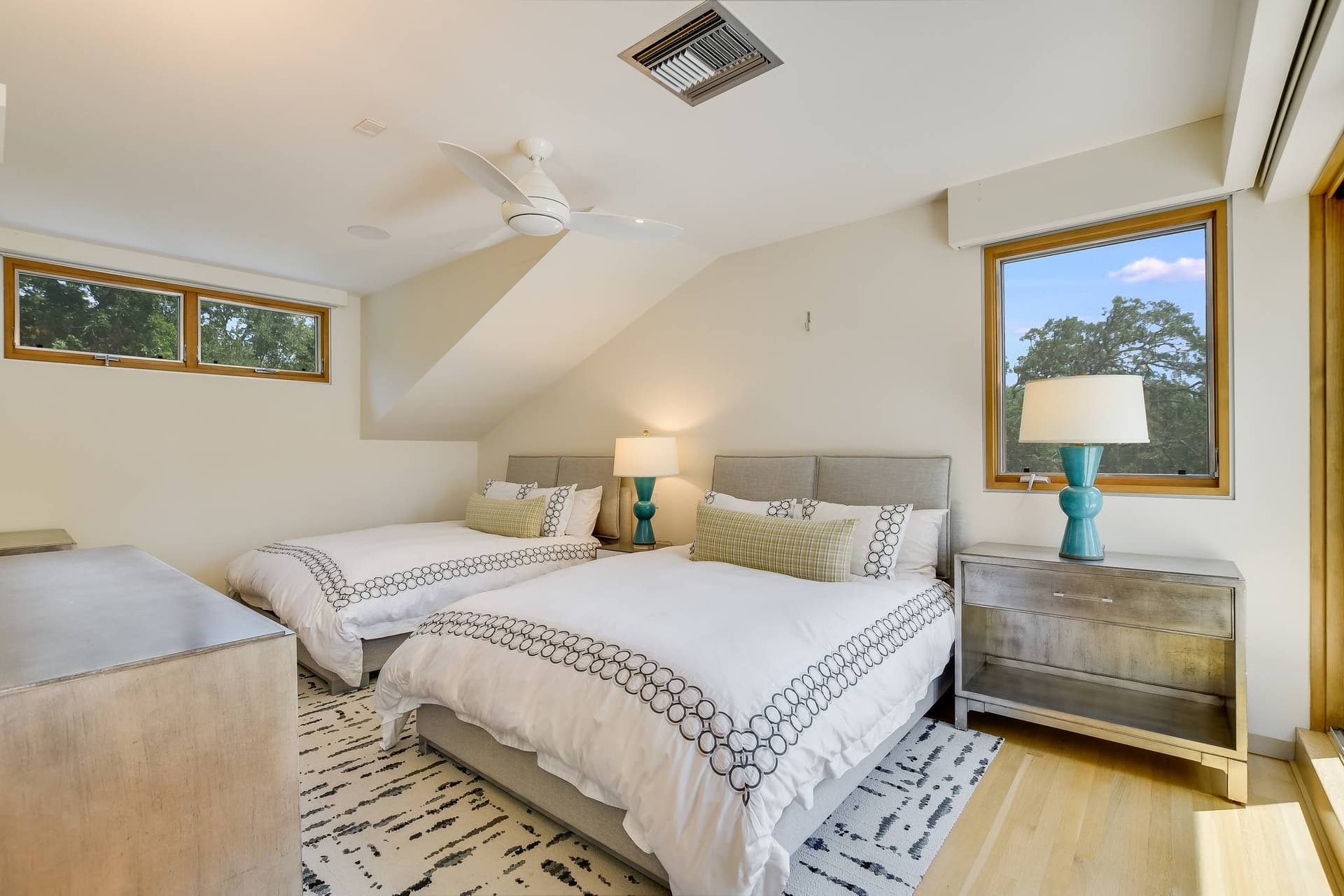 Waterfalls on the Lake Villa - Image 31