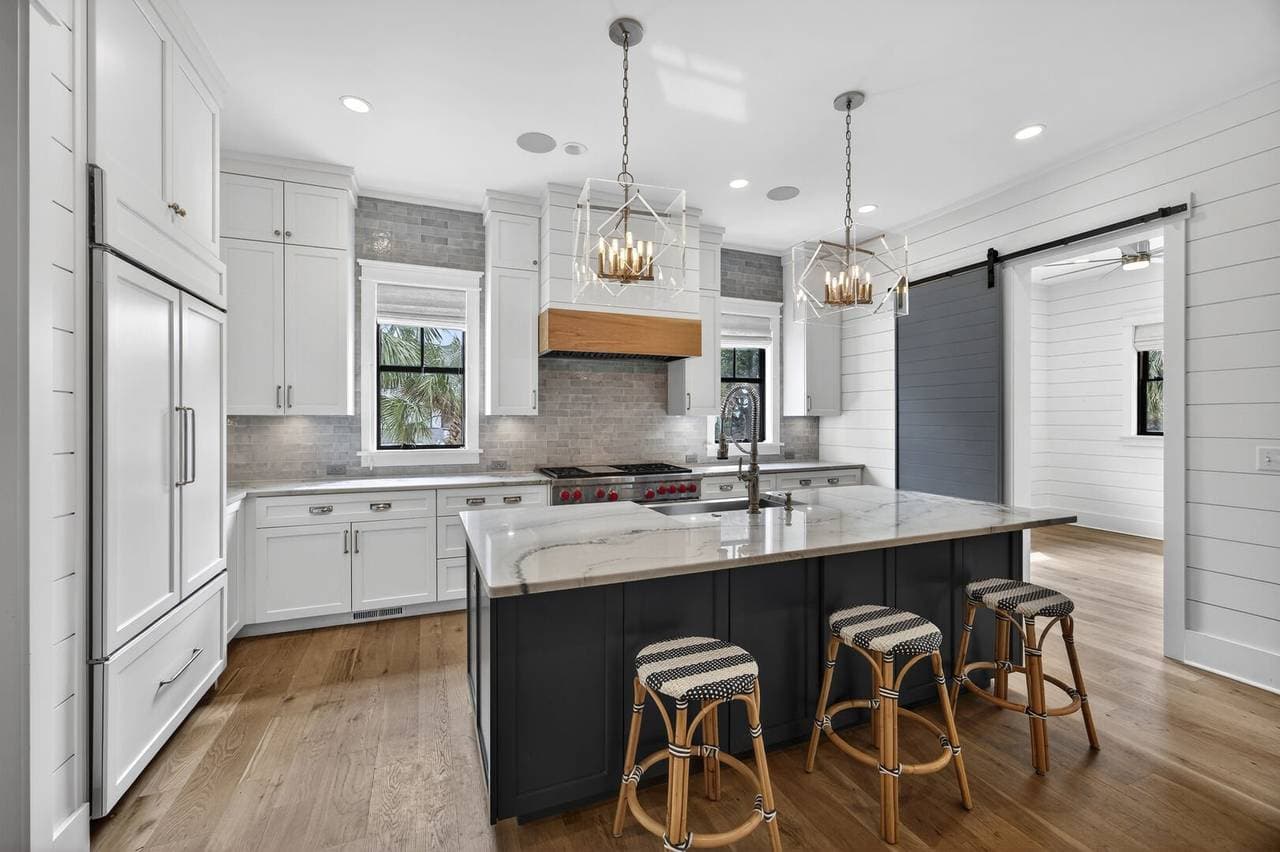 IOP Escape at 26th Avenue - Image 13