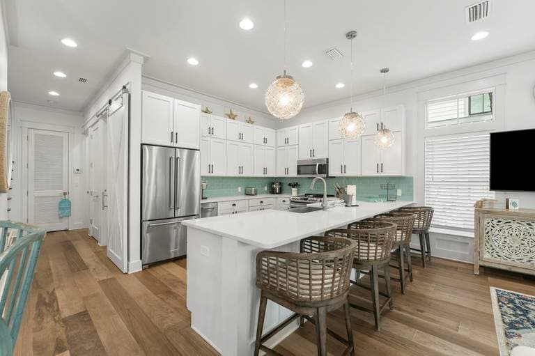 Mermaids Grotto - Image 4