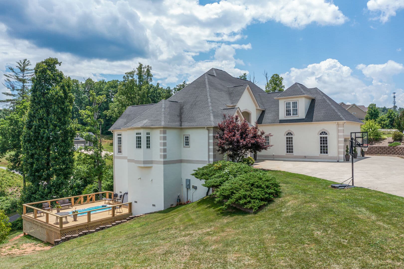 Nader Manor - Image 30