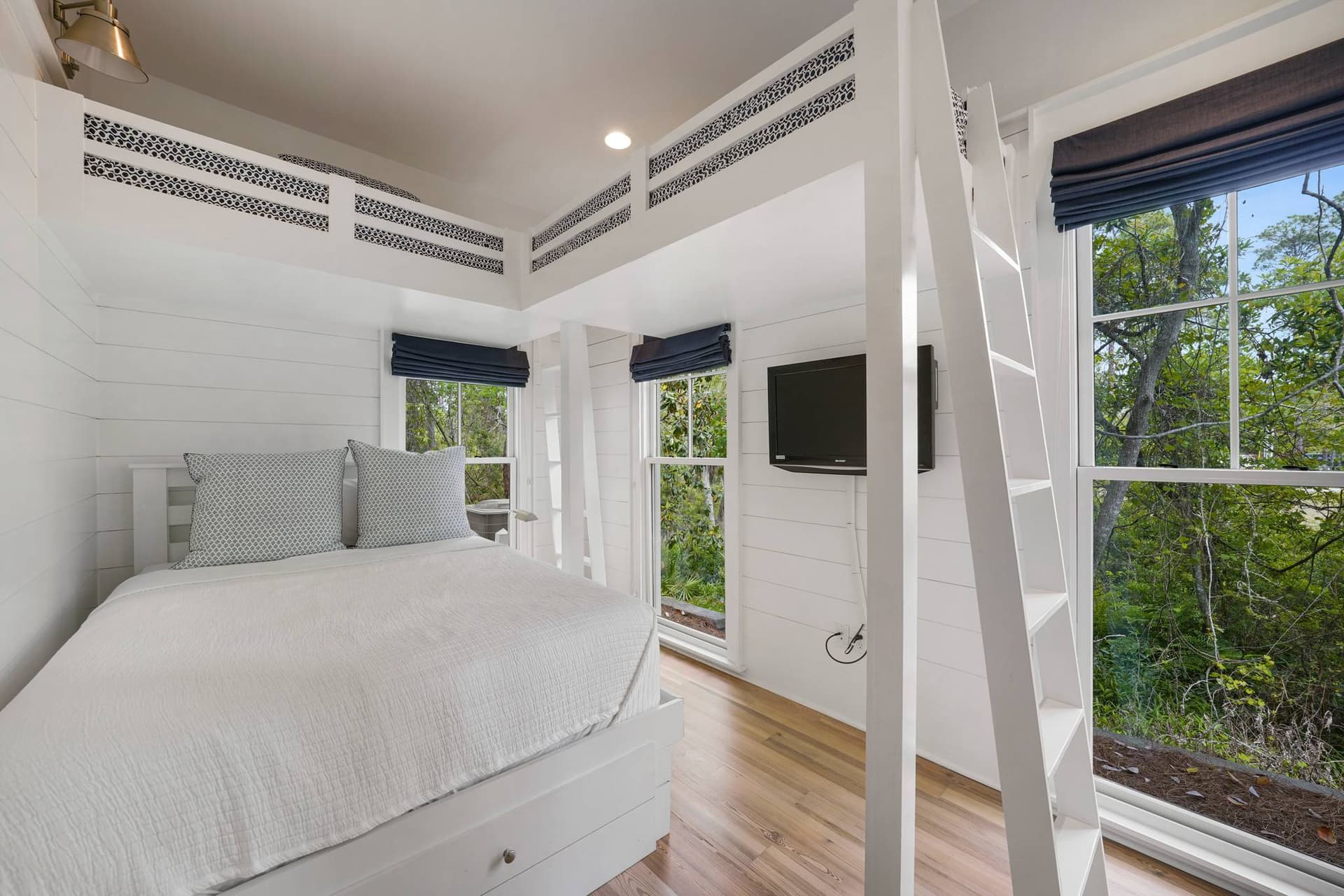 Splendor in the Sand - Image 34