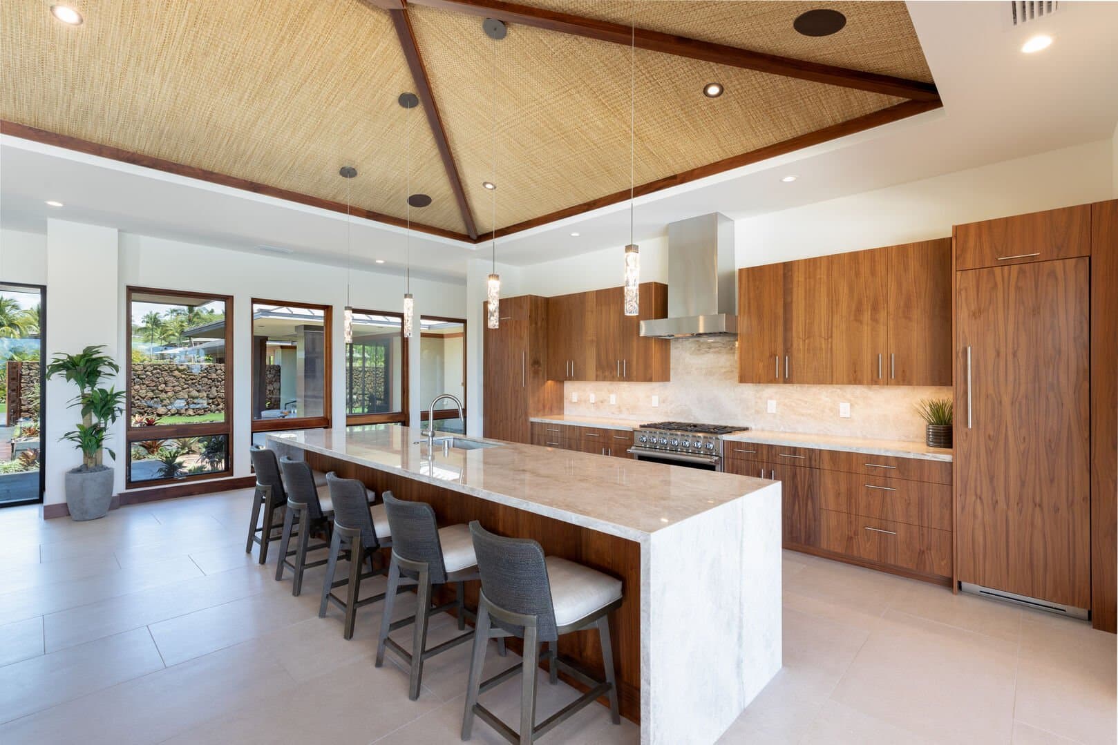 Hawaiian Elegance - Image 8