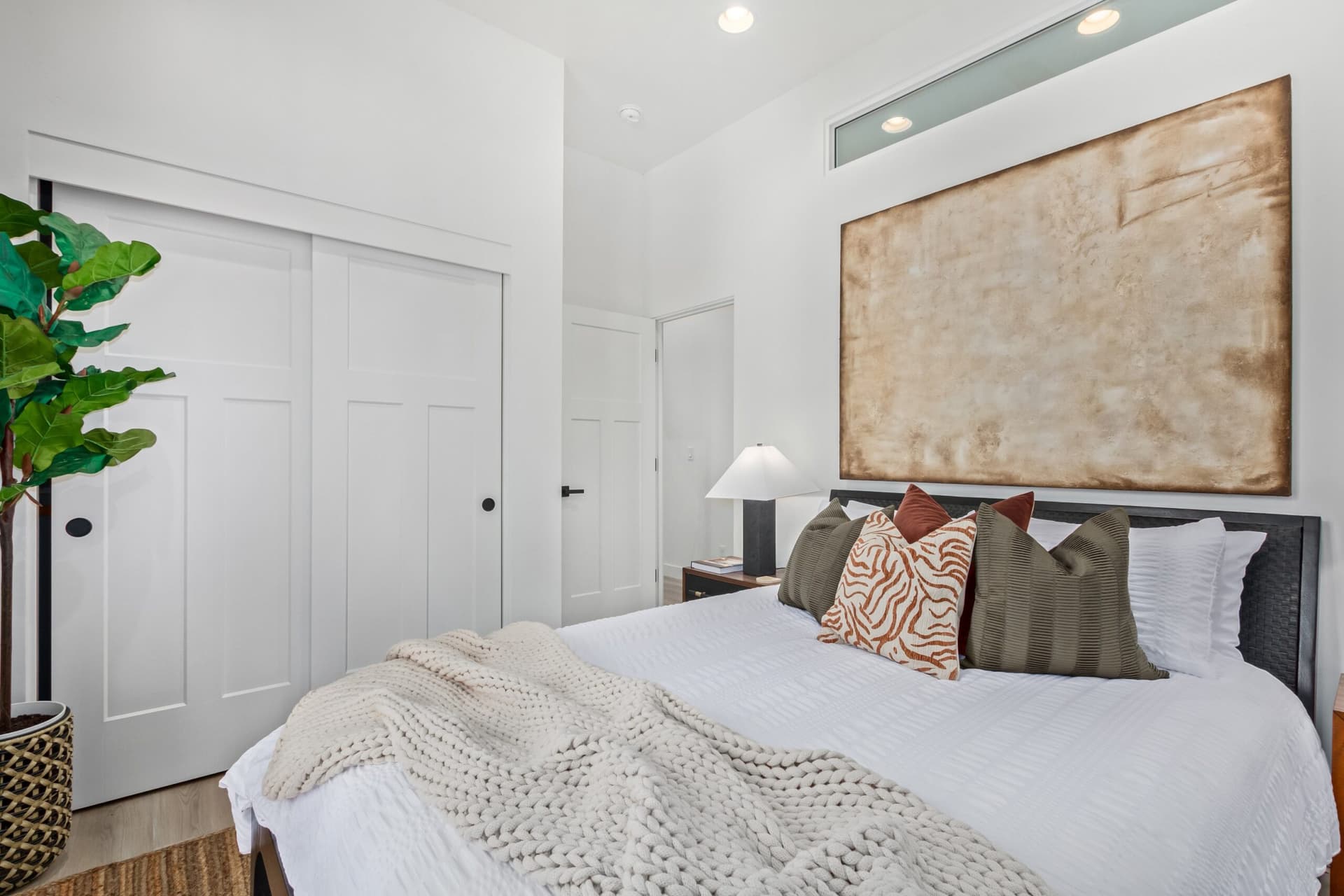 Le Cabin Noir - Image 25