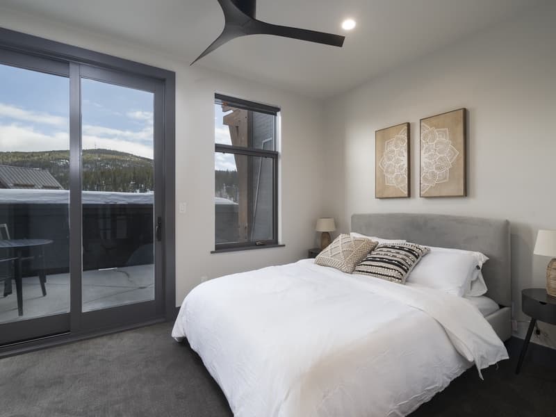 Park Avenue Flats #12 - Image 4