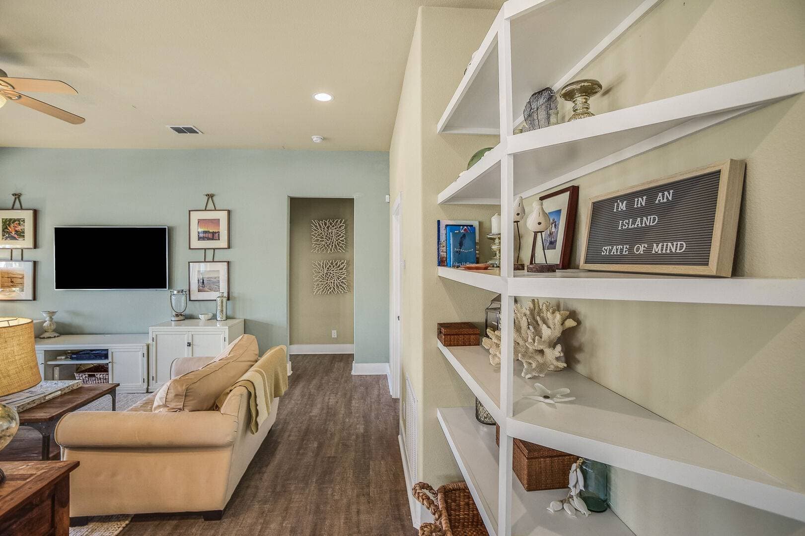 Gone Coastal House - Image 20