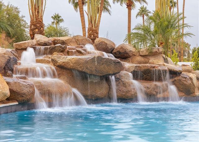 Estate on the River - Image 4