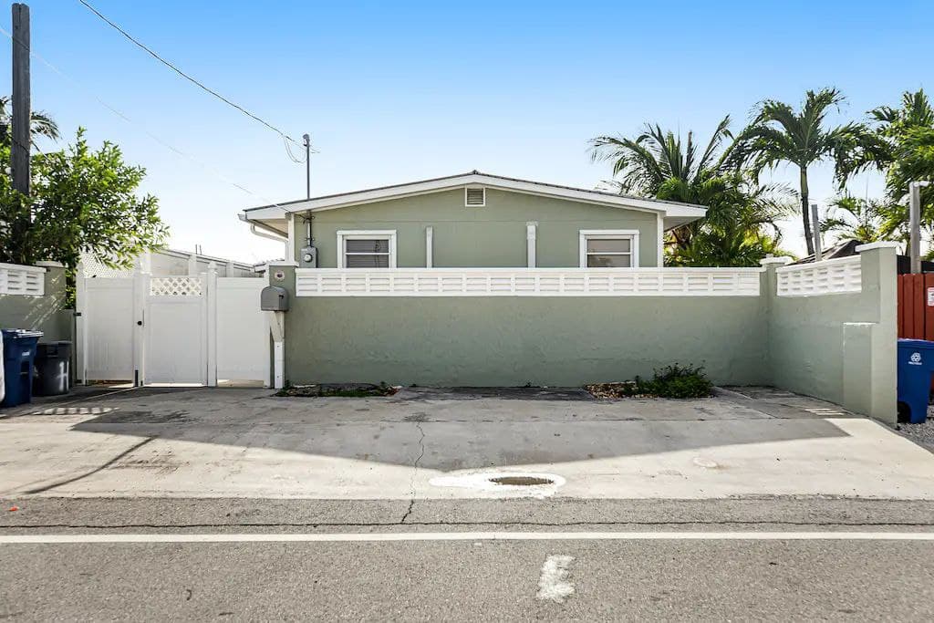 Sunset Bay - Image 33