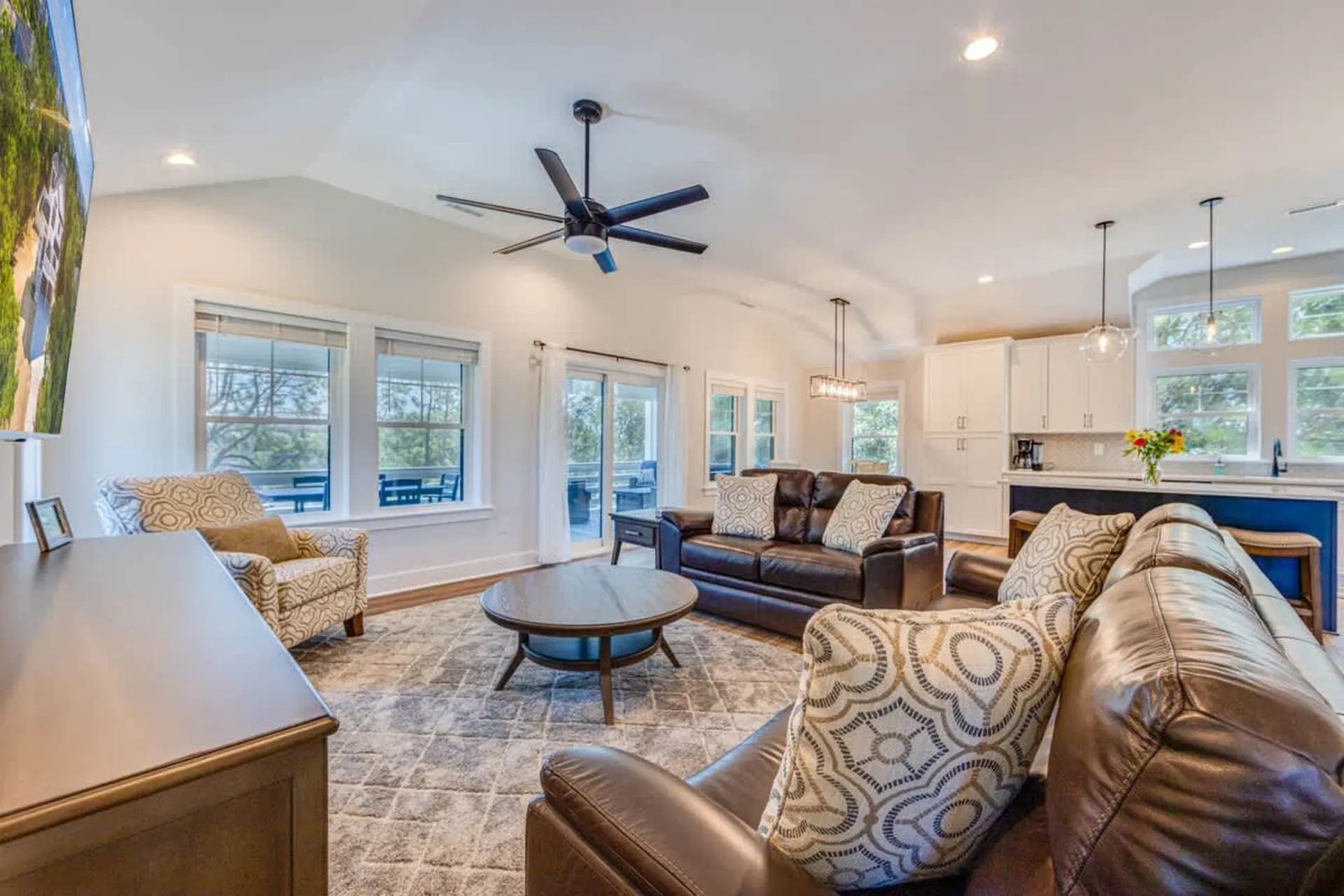 Gone Coastal - Image 13