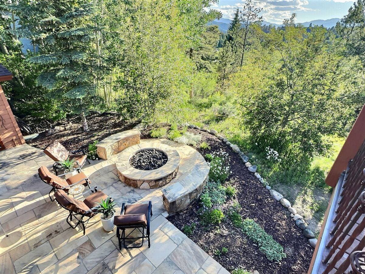 Four Sisters - Image 37