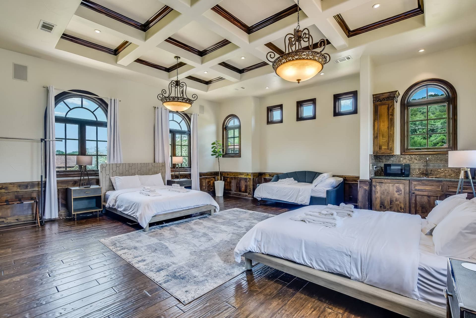 Autograph on Lake Austin - Image 27