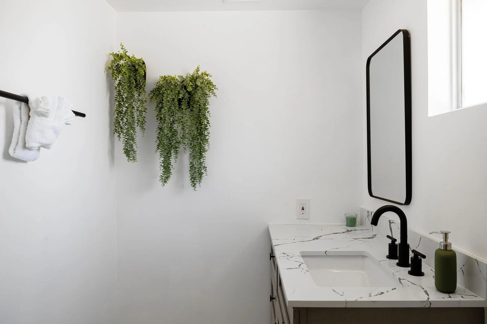 Summit House - Image 30