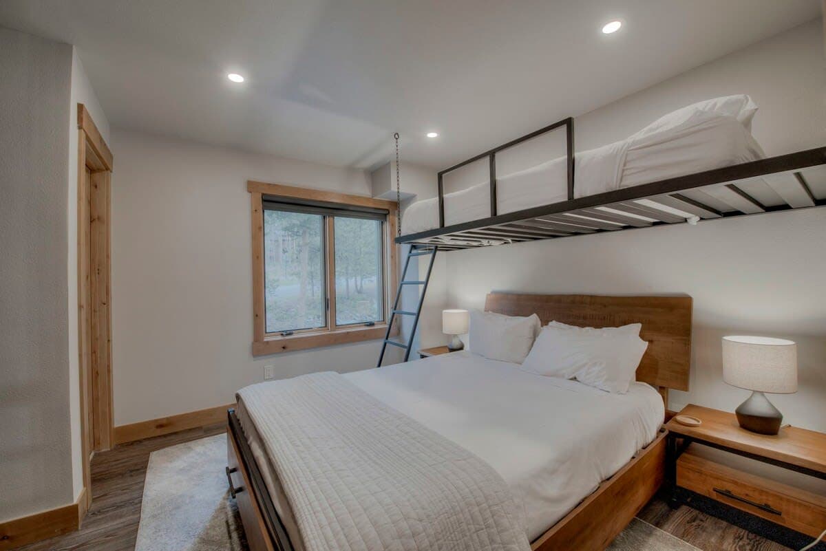 Peaks and Pines - Image 12