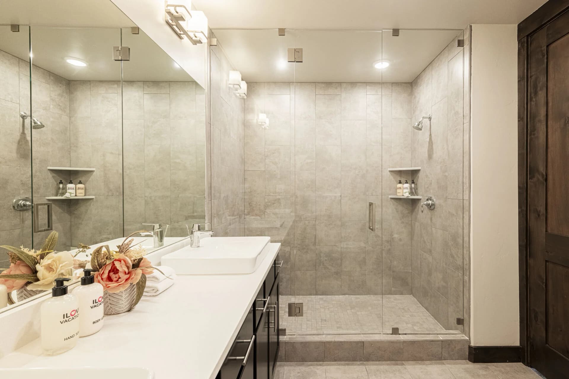 Blackstone Condo #108 - Image 27